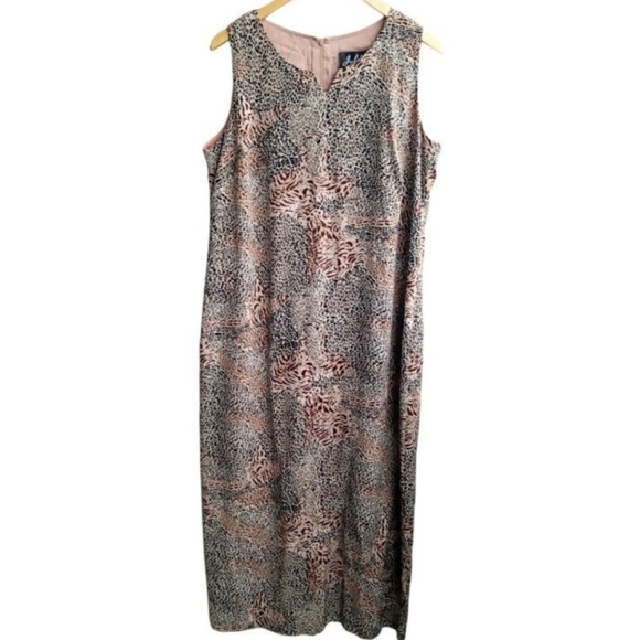 Jolibel Dress - Picture 1 of 3